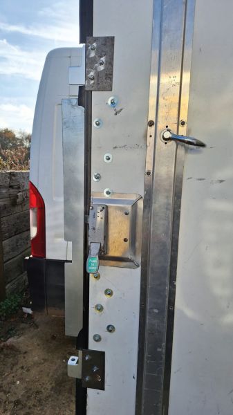 Stainless Steel Plate Installation