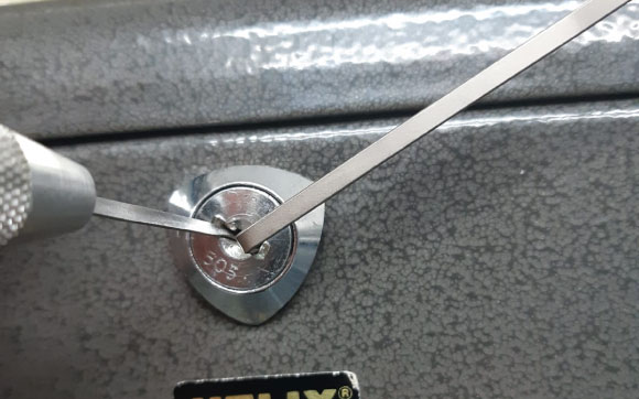 Why choose Alban for your safe and lock opening services?