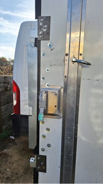 Stainless Steel Plate Installation