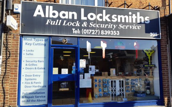 Book your locksmith or lock repair services now!