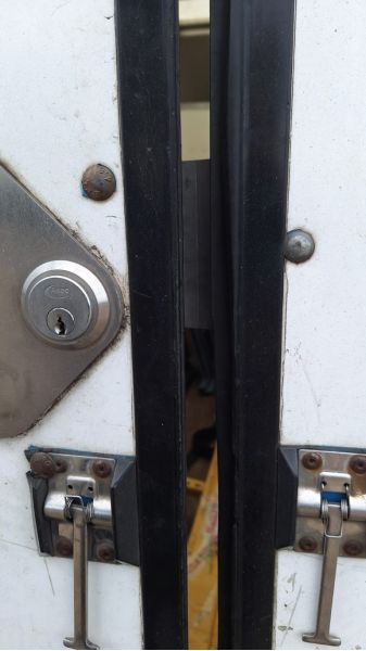 Supplied and fitted Stainless Steel plate to cover gap between both rear doors