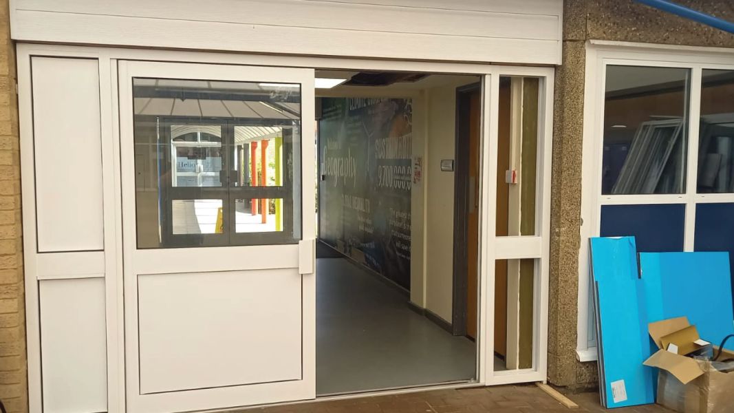 Aluminium double doors installation