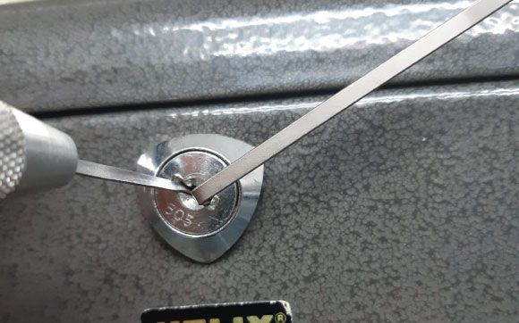 Why choose Alban for your safe and lock opening services?