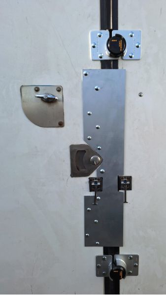 Stainless Steel Plate Installation